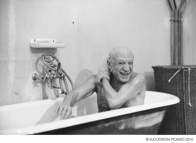 David Douglas Duncan Pablo Picasso en la tina el día de su primer encuentro con David Douglas Duncan 1956