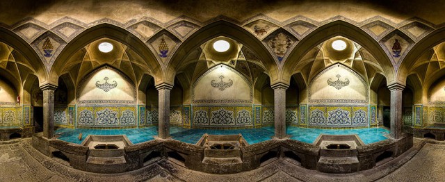 Incredible-and-Colorful-Mosque-3-640x262