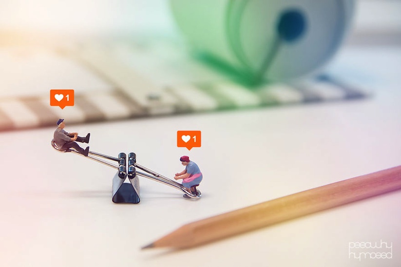 Miniature_People_Dealing_With_Everyday_Life_Objects_by_Thai_Designer_Poy_2015_07
