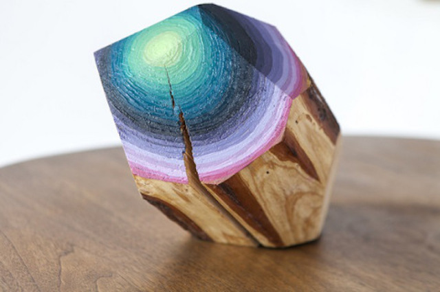 Gradient-Painted-Piece-of-Wood-0