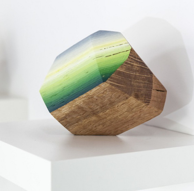 Gradient-Painted-Piece-of-Wood-1