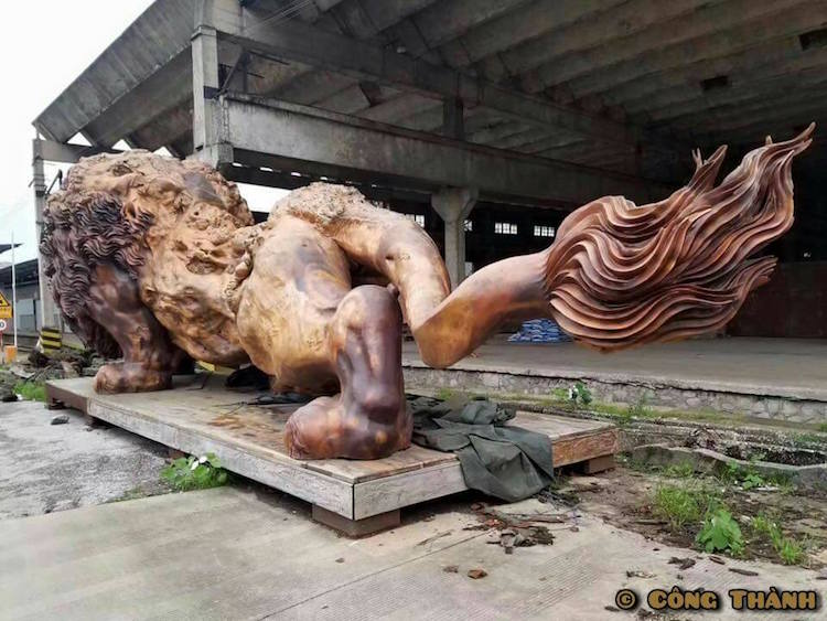 giant-lion-redwood-sculpture-4