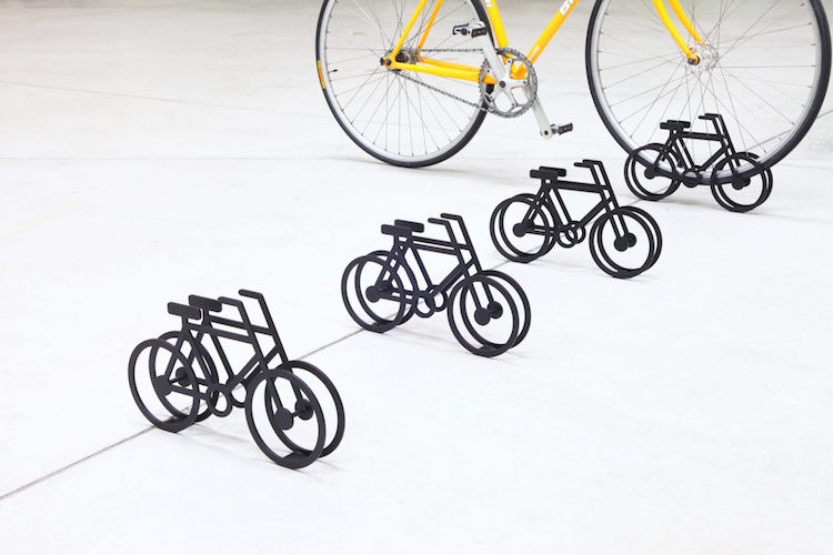 on-bicycle-stand-bike-shaped-bike-stand-yuma-kano-3
