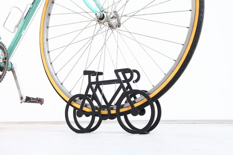 on-bicycle-stand-bike-shaped-bike-stand-yuma-kano-5