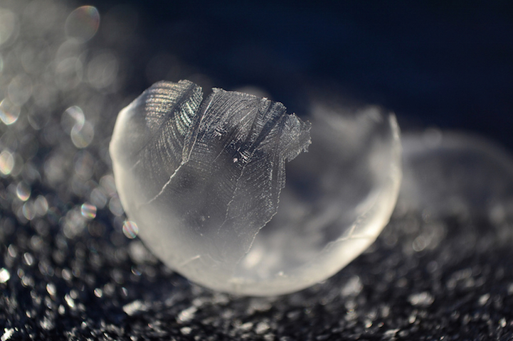 Burbujas de nieve fotografiadas por Angela Kelly